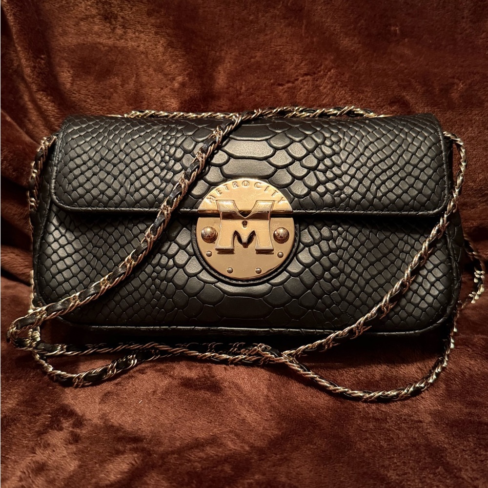 Metro City Black Snake Print Clutch